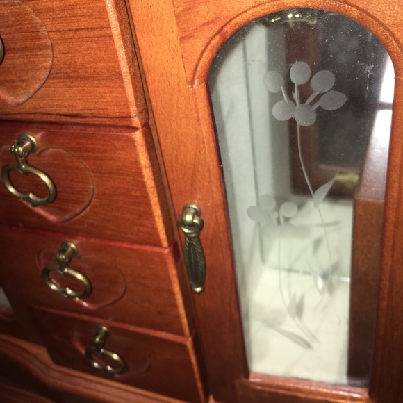 Jewelry Box - Picture 4 of 4